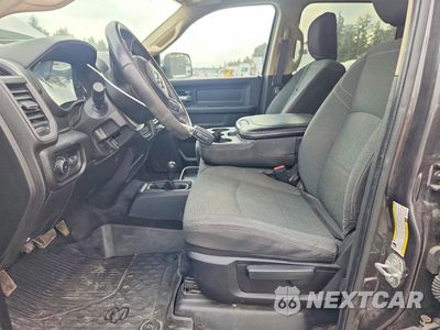 Zdjęcie 7 z 12 samochodu: 2019 RAM 2500 TRADESMAN VIN:3C6UR5HL4KG674466 - miniatura
