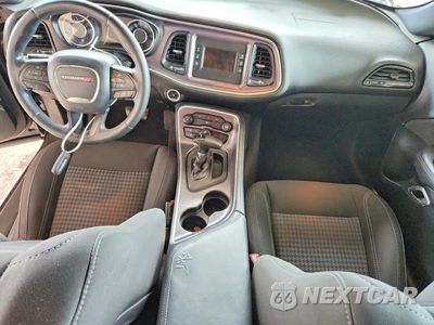Zdjęcie 8 z 12 samochodu: 2016 DODGE CHALLENGER SXT VIN:2C3CDZAG3GH137381 - miniatura