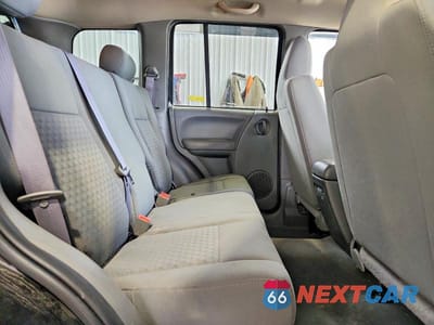 Zdjęcie 11 z 14 samochodu: 2006 JEEP LIBERTY SPORT VIN:1J4GL48K46W146887 - miniatura