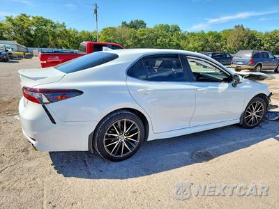 Trzecie zdjęcie samochodu z tyłu: 2023 TOYOTA CAMRY SE VIN:4T1G11AK0PU824838 - miniatura