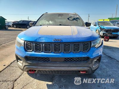 Piąte zdjęcie samochodu w środku: 2025 JEEP COMPASS TRAILHAWK VIN:3C4NJDDN0ST524593 - miniatura