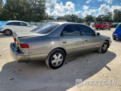 Trzecie zdjęcie samochodu z tyłu: 1997 TOYOTA CAMRY LE V6 VIN:4T1BF22K8VU020493 - miniatura