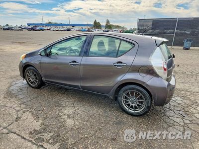 Drugie zdjęcie samochodu z przodu: 2013 TOYOTA PRIUS C TWO VIN:JTDKDTB3XD1540140 - miniatura