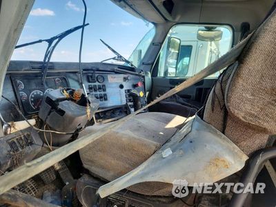 Zdjęcie 7 z 13 samochodu: 2018 FREIGHTLINER COLUMBIA 120 SEMI TRUCK VIN:3ALXA7CG6JDJX4102 - miniatura