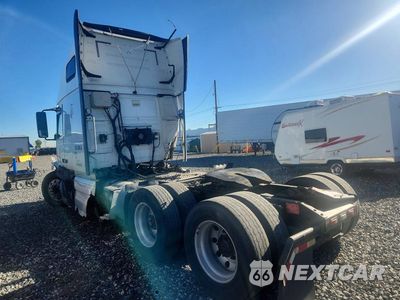 Drugie zdjęcie samochodu z przodu: 2016 VOLVO VNL SEMI TRUCK VIN:4V4NC9EJ1GN965020 - miniatura