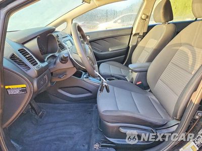 Zdjęcie 7 z 12 samochodu: 2017 KIA FORTE LX VIN:3KPFL4A7XHE153136 - miniatura