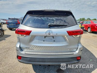 Zdjęcie 6 z 14 samochodu: 2018 TOYOTA HIGHLANDER XLE VIN:5TDJZRFH5JS556749 - miniatura