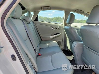 Zdjęcie 10 z 12 samochodu: 2015 TOYOTA PRIUS FOUR VIN:JTDKN3DU3F0481489 - miniatura
