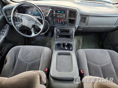 Zdjęcie 8 z 12 samochodu: 2004 GMC NEW SIERRA K1500 VIN:2GTEK13T541376084 - miniatura