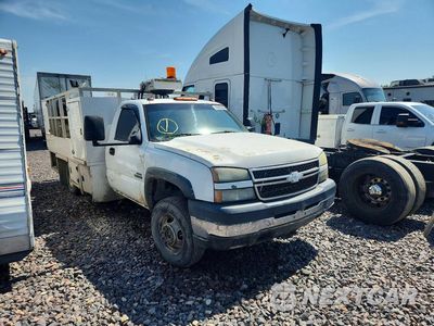 Czwarte zdjęcie samochodu z boku: 2006 CHEVROLET SILVERADO C3500 VIN:1GBJC34D96E175468 - miniatura