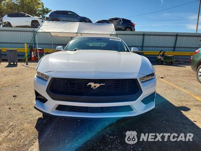 Piąte zdjęcie samochodu w środku: 2024 FORD MUSTANG VIN:1FAGP8UH7R5113037 - miniatura