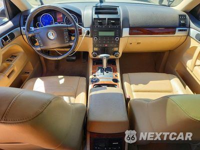 Zdjęcie 8 z 13 samochodu: 2010 VOLKSWAGEN TOUAREG V6 VIN:WVGBF7A96AD003939 - miniatura