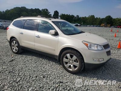 Czwarte zdjęcie samochodu z boku: 2012 CHEVROLET TRAVERSE LTZ VIN:1GNKRLED7CJ104289 - miniatura