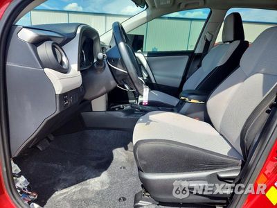 Zdjęcie 7 z 14 samochodu: 2016 TOYOTA RAV4 XLE VIN:2T3WFREV7GW289773 - miniatura