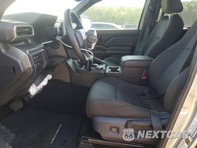Zdjęcie 7 z 12 samochodu: 2025 TOYOTA TACOMA SR5 VIN:3TMLB5JN5SM105230 - miniatura