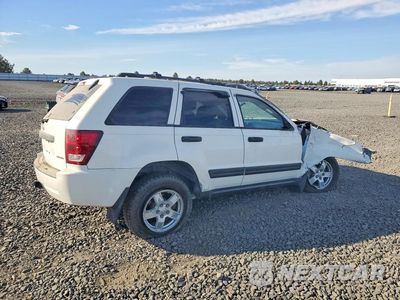 Trzecie zdjęcie samochodu z tyłu: 2005 JEEP GRAND CHEROKEE LAREDO VIN:1J4HR48N15C577118 - miniatura