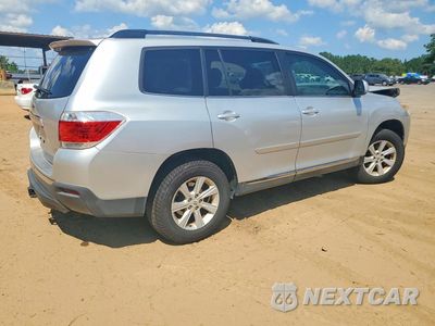 Trzecie zdjęcie samochodu z tyłu: 2012 TOYOTA HIGHLANDER BASE VIN:5TDBK3EH5CS106531 - miniatura