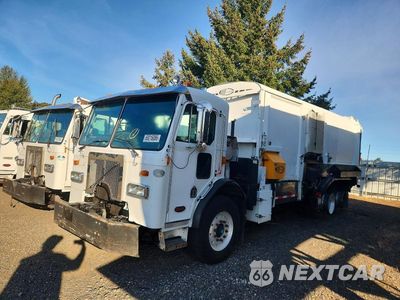 Drugie zdjęcie samochodu z przodu: 2009 PETERBILT 320 PACKER GARBAGE TRUCK VIN:3BPZL00X59F719660 - miniatura