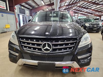 Piąte zdjęcie samochodu w środku: 2014 MERCEDES-BENZ ML 350 4MATIC VIN:4JGDA5HB9EA381457 - miniatura
