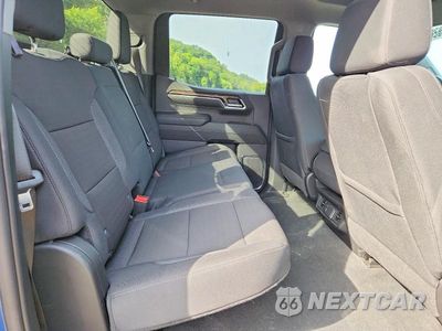 Zdjęcie 10 z 12 samochodu: 2024 CHEVROLET SILVERADO K1500 LT-L VIN:3GCPDKEK8RG300323 - miniatura