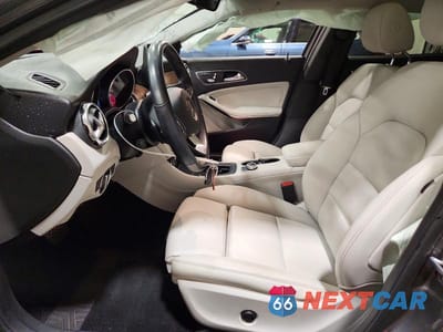 Zdjęcie 7 z 12 samochodu: 2019 MERCEDES-BENZ GLA VIN:WDCTG4GB9KJ579777 - miniatura