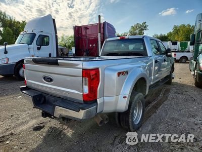 Trzecie zdjęcie samochodu z tyłu: 2019 FORD F350 SUPER DUTY VIN:1FT8W3DT3KEE72318 - miniatura