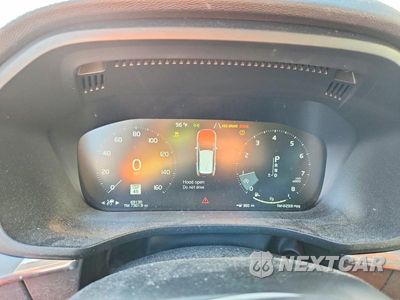 Zdjęcie 9 z 14 samochodu: 2018 VOLVO XC60 T5 VIN:LYV102RK4JB109862 - miniatura