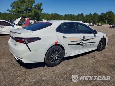 Trzecie zdjęcie samochodu z tyłu: 2024 TOYOTA CAMRY SE VIN:4T1G11AK8RU214589 - miniatura