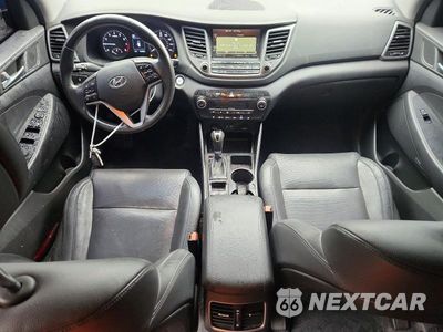 Zdjęcie 8 z 12 samochodu: 2017 HYUNDAI TUCSON SE PLUS VIN:KM8J3CA42HU413052 - miniatura