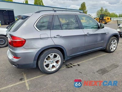 Trzecie zdjęcie samochodu z tyłu: 2011 BMW X5 XDRIVE50I VIN:5UXZV8C5XBL421531 - miniatura