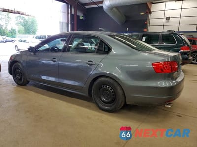 Drugie zdjęcie samochodu z przodu: 2014 VOLKSWAGEN JETTA BASE VIN:3VW1K7AJ1EM370650 - miniatura