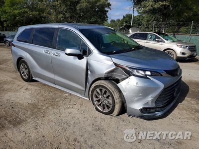 Czwarte zdjęcie samochodu z boku: 2021 TOYOTA SIENNA LE VIN:5TDKRKEC3MS018797 - miniatura