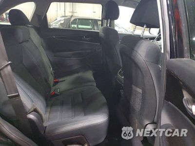 Zdjęcie 10 z 12 samochodu: 2019 KIA SORENTO LX VIN:5XYPGDA30KG575223 - miniatura