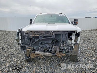 Piąte zdjęcie samochodu w środku: 2018 CHEVROLET SILVERADO K3500 VIN:1GC4KYCG8JF258090 - miniatura