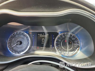 Zdjęcie 9 z 12 samochodu: 2015 CHRYSLER 200 LIMITED VIN:1C3CCCAB8FN715162 - miniatura