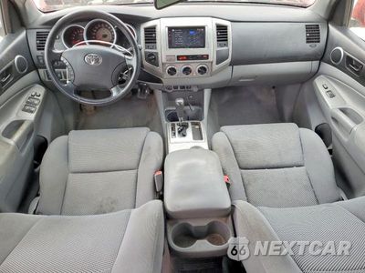 Zdjęcie 8 z 12 samochodu: 2010 TOYOTA TACOMA V6 VIN:3TMLU4EN1AM052426 - miniatura