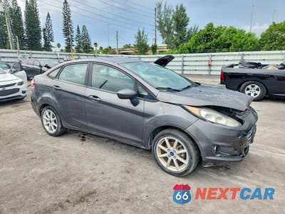 Czwarte zdjęcie samochodu z boku: 2019 FORD FIESTA SE VIN:3FADP4BJ2KM136713 - miniatura