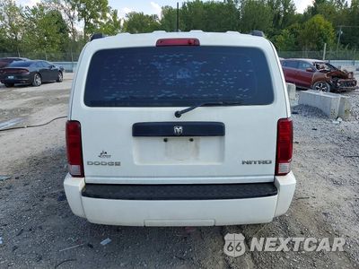 Zdjęcie 6 z 13 samochodu: 2010 DODGE NITRO SE VIN:1D4PU2GKXAW107094 - miniatura
