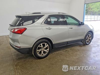 Trzecie zdjęcie samochodu z tyłu: 2020 CHEVROLET EQUINOX PREMIER VIN:2GNAXXEV3L6211161 - miniatura