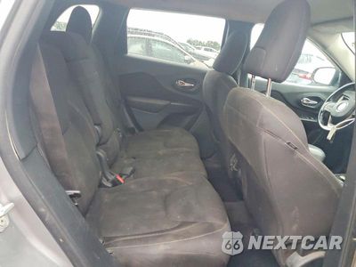 Zdjęcie 11 z 13 samochodu: 2016 JEEP CHEROKEE LATITUDE VIN:1C4PJLCB0GW311610 - miniatura