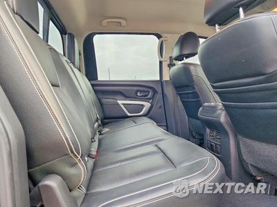 Zdjęcie 10 z 12 samochodu: 2016 NISSAN TITAN XD PRO-4X VIN:1N6BA1F40GN505973 - miniatura
