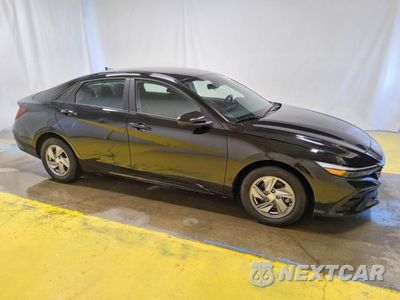 Czwarte zdjęcie samochodu z boku: 2026 HYUNDAI ELANTRA SE VIN:KMHLL4DG5TU172259 - miniatura