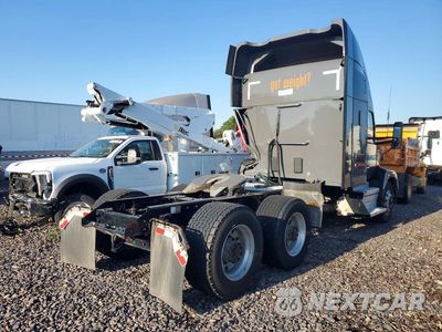 Trzecie zdjęcie samochodu z tyłu: 2023 KENWORTH T680 SEMI TRUCK VIN:1XKYDK9X6PJ216723 - miniatura