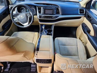 Zdjęcie 8 z 14 samochodu: 2015 TOYOTA HIGHLANDER LE PLUS VIN:5TDBKRFH4FS127277 - miniatura