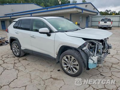 Czwarte zdjęcie samochodu z boku: 2023 TOYOTA RAV4 LIMITED VIN:JTMN1RFV6PJ041151 - miniatura