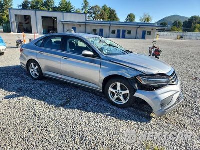 Czwarte zdjęcie samochodu z boku: 2019 VOLKSWAGEN JETTA S VIN:3VWN57BU6KM189573 - miniatura