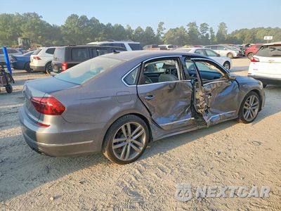Trzecie zdjęcie samochodu z tyłu: 2017 VOLKSWAGEN PASSAT R-LINE VIN:1VWDT7A38HC053952 - miniatura