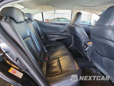 Zdjęcie 10 z 12 samochodu: 2019 LEXUS ES 300H VIN:58AB21B16KU002169 - miniatura