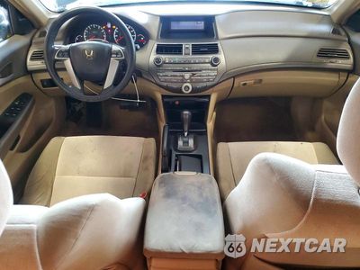 Zdjęcie 8 z 12 samochodu: 2008 HONDA ACCORD LX VIN:1HGCP26338A060237 - miniatura