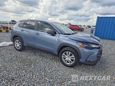 Czwarte zdjęcie samochodu z boku: 2026 TOYOTA COROLLA CROSS L VIN:7MUAAAAG2TV180396 - miniatura